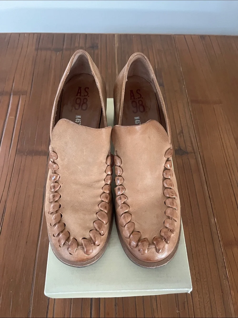 A.S.98 Gaines in Camel.